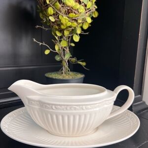 Mikasa Italian Countryside Cream Gravy Boat with Saucer